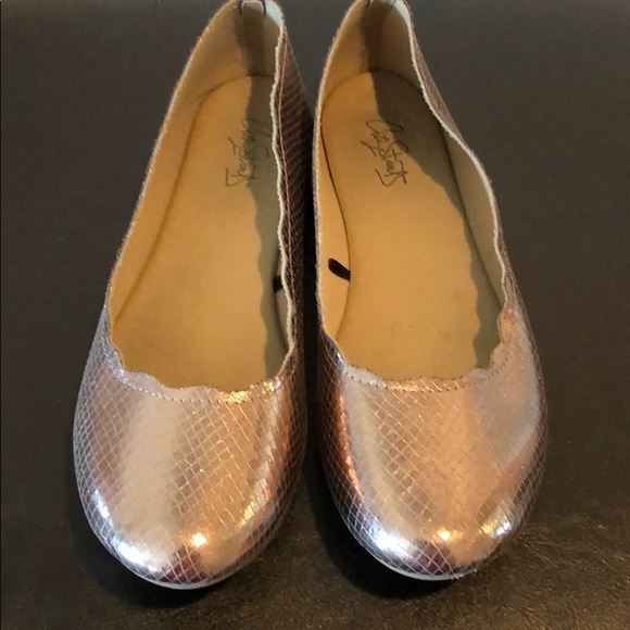 City Streets Metallic Flats - Picture 2 of 5